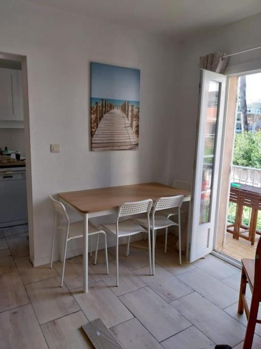Appartement Port De Hyeres Luaran gambar