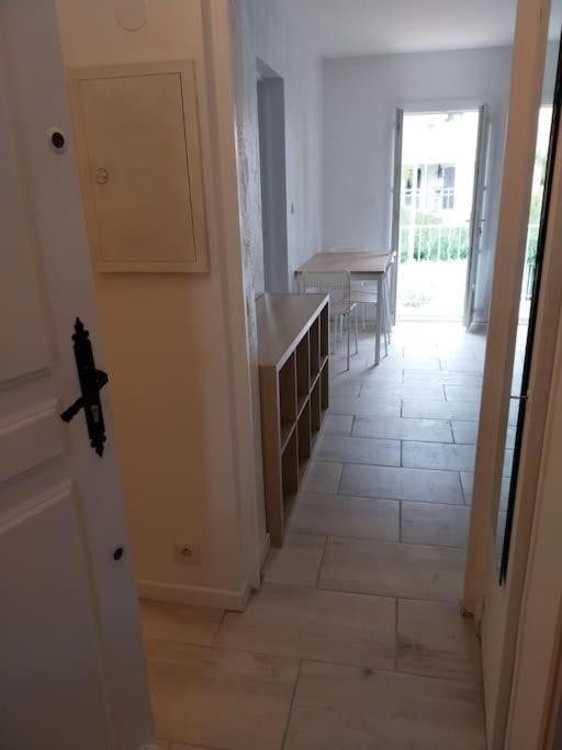 Appartement Port De Hyeres Luaran gambar